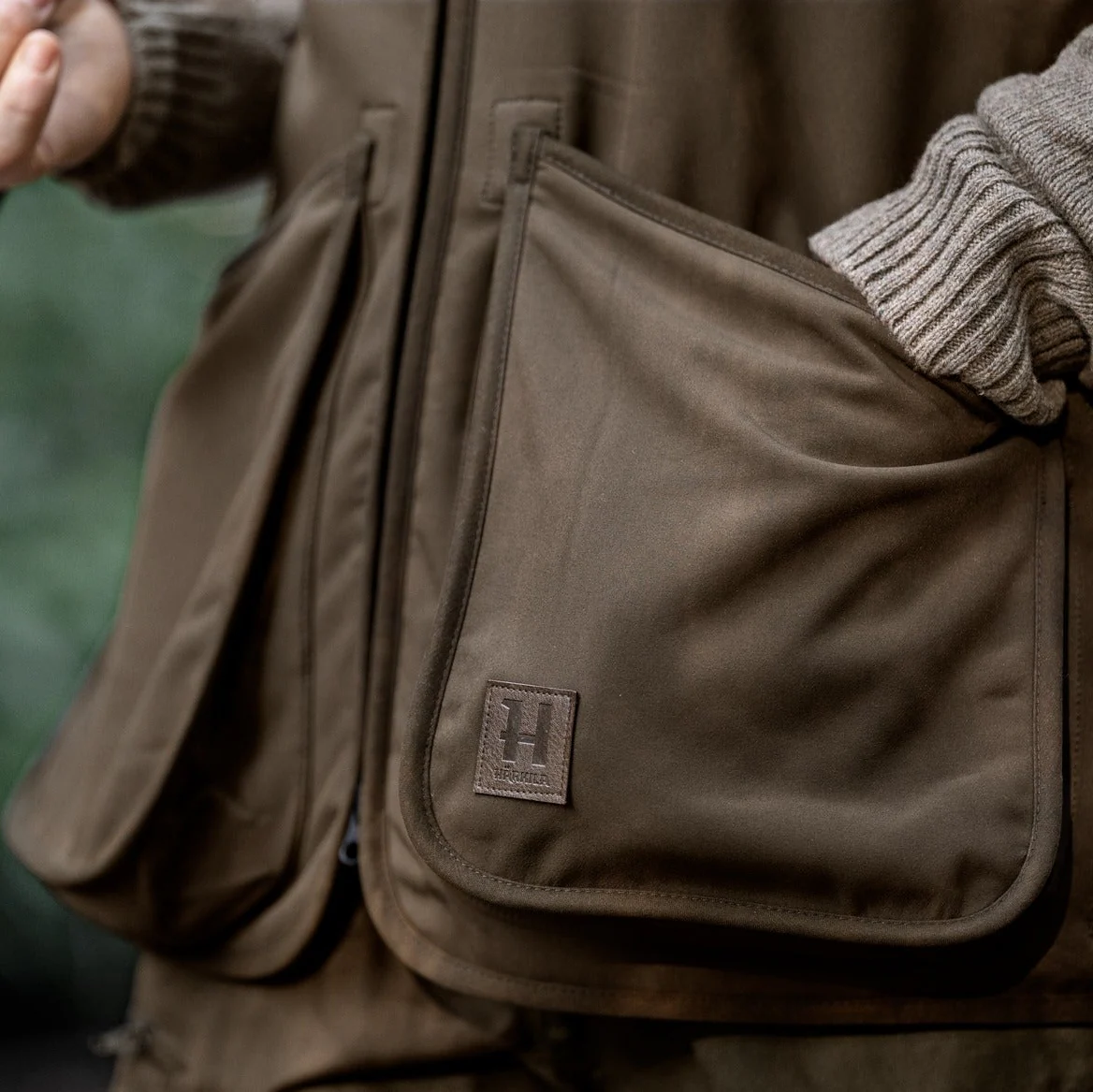 Härkila - Skye Skydevest // Willow green / Shadow brown - Image 6