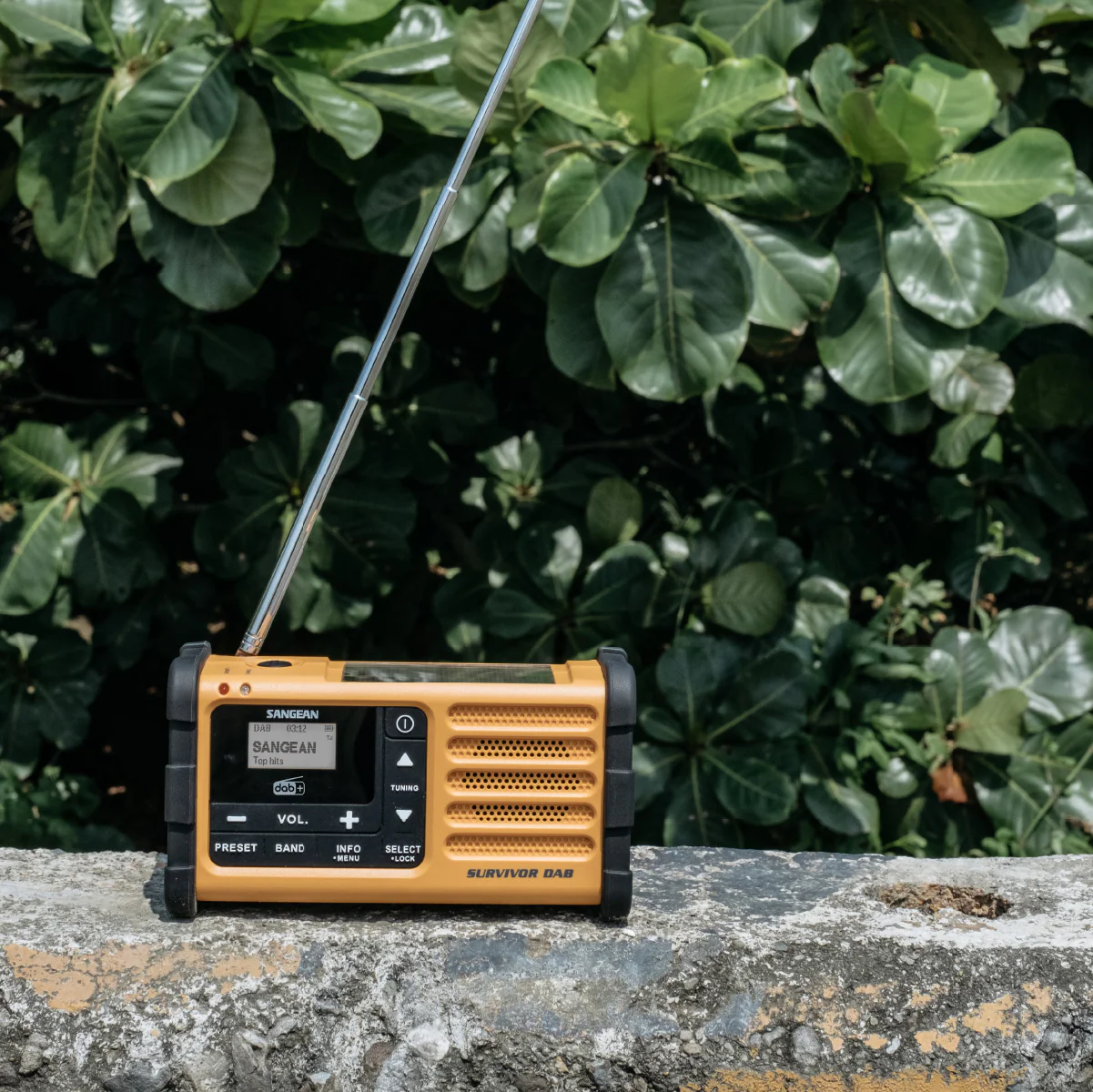 Sangean - MMR-88 DAB+/FM-RDS Multi-Powered Nødradio // Gul - Image 6