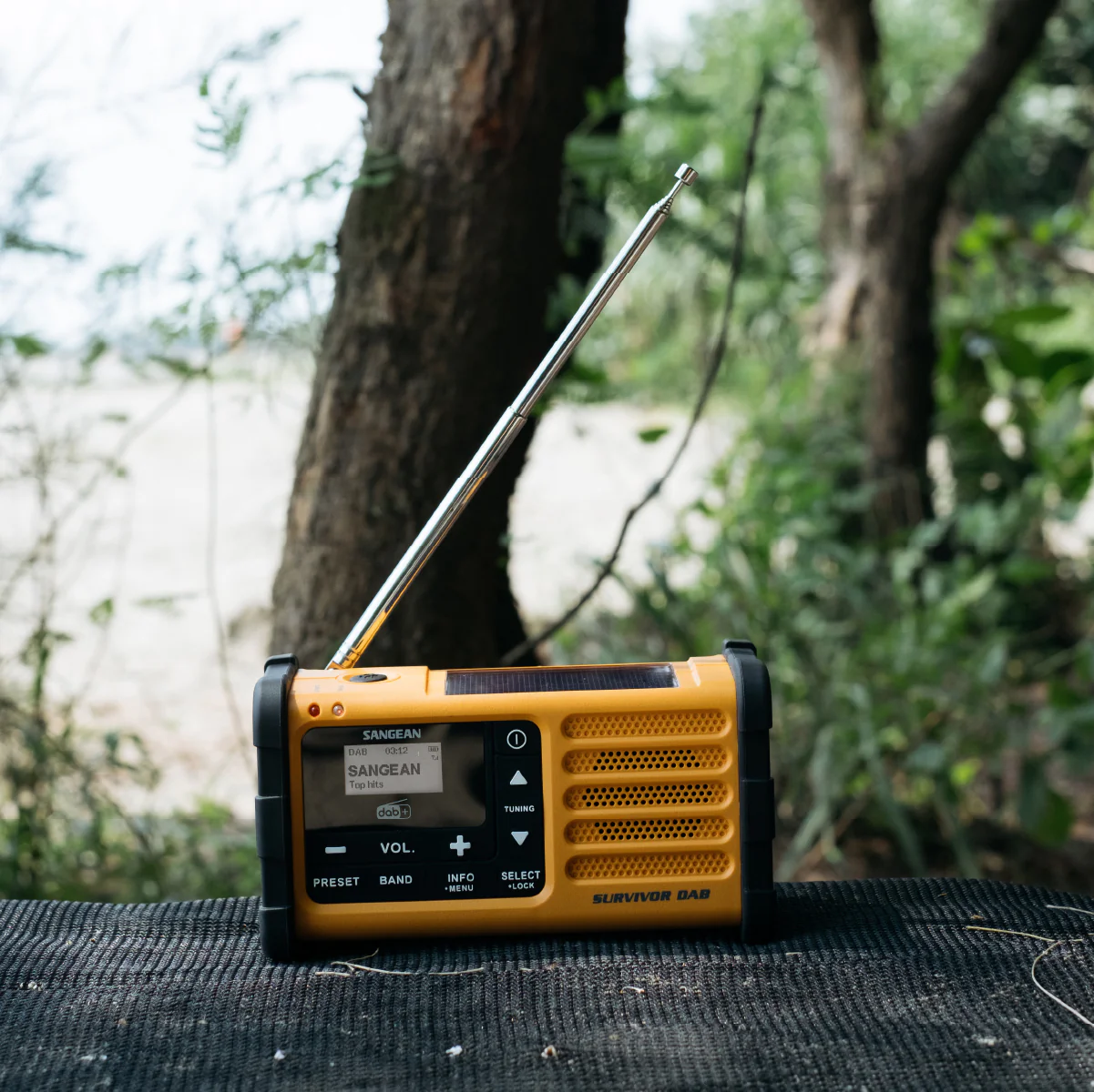 Sangean - MMR-88 DAB+/FM-RDS Multi-Powered Nødradio // Gul - Image 7
