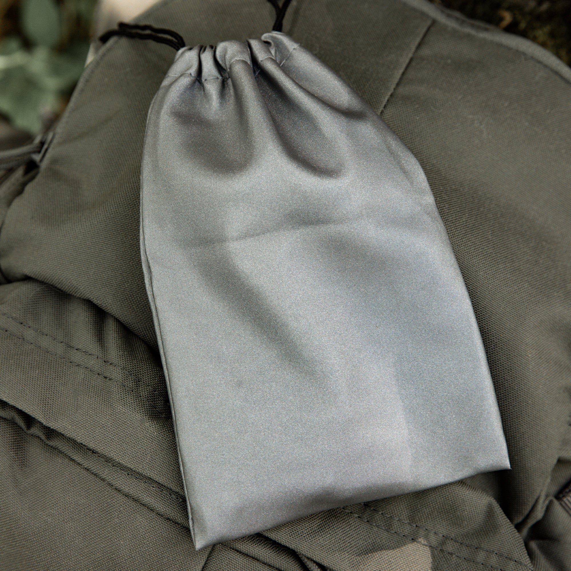 Sunny Hiker - DIY Bushcraft Bålstativ - Image 3
