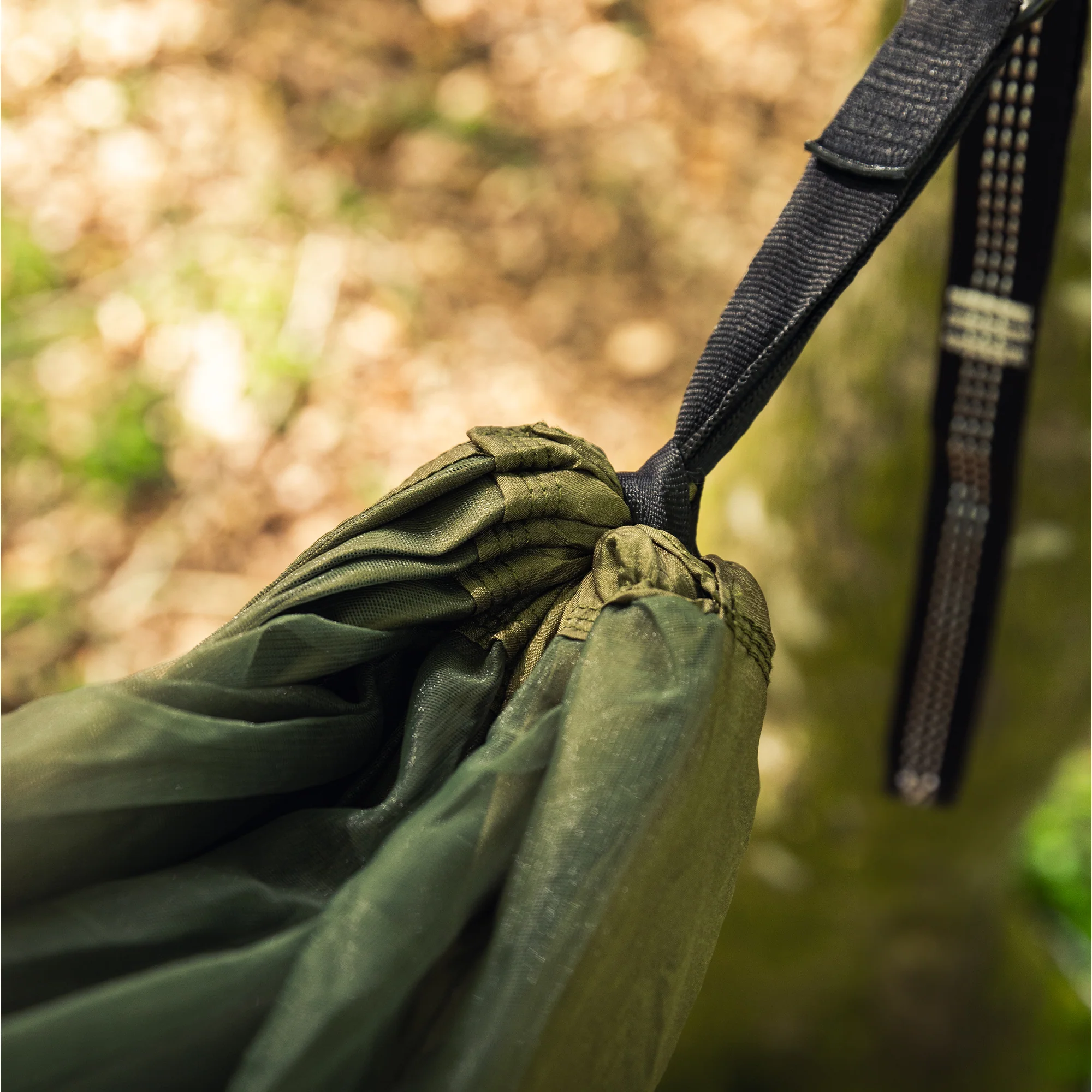 Sunny Hiker - Suspender Dobbelthængekøje m. Myggenet og Suspender-Straps // Grøn - Image 10