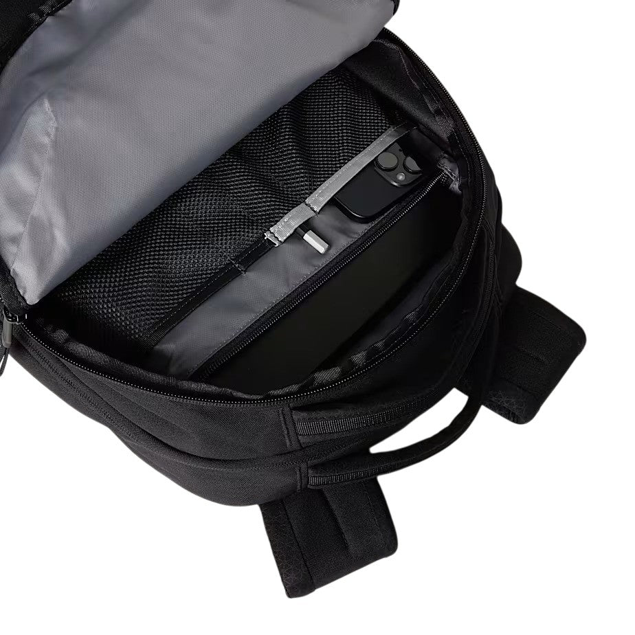 The North Face - Vault Rygsæk 27L // Sort - Image 5